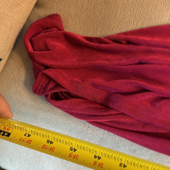 Elegant Red Sleeveless Dress - Picture 12 of 13